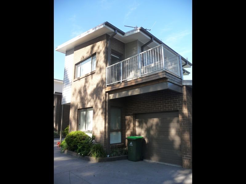 3/8 Bayview Street, Warners Bay NSW 2282