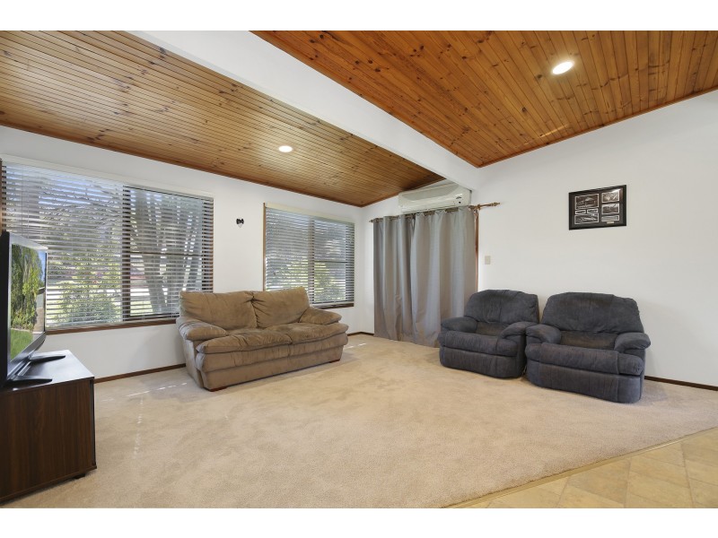 11 Spinnaker Ridge Way, Belmont NSW 2280