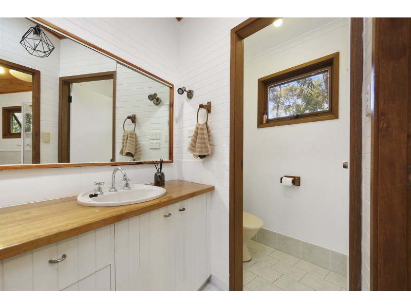 11 Spinnaker Ridge Way, Belmont NSW 2280