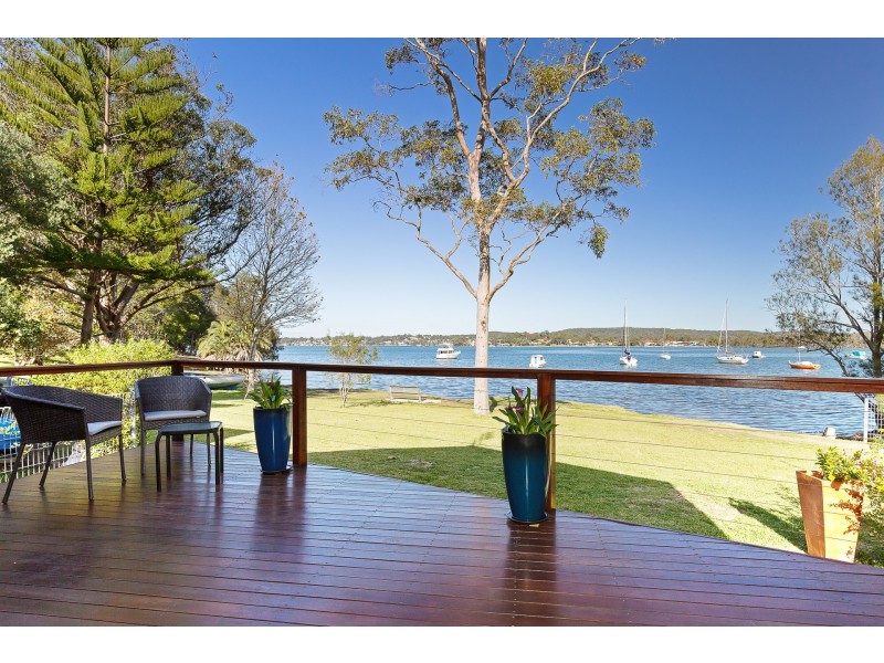 51 Bay Road, Bolton Point NSW 2283
