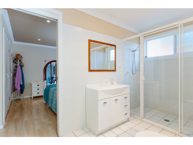 51 Bay Road, Bolton Point NSW 2283