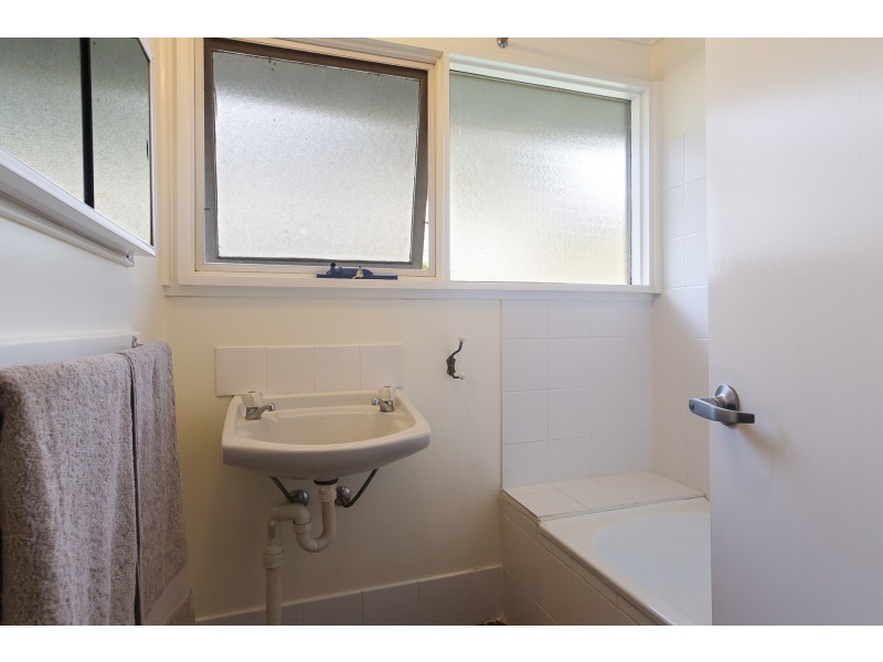 8 Korekoba Place, Bolton Point NSW 2283