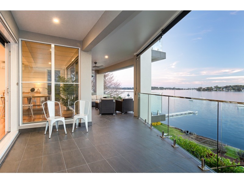 136 Sealand Road, Fishing Point NSW 2283