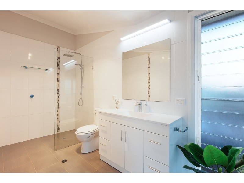 136 Sealand Road, Fishing Point NSW 2283