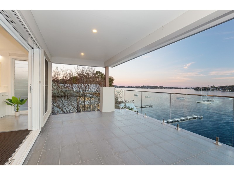 136 Sealand Road, Fishing Point NSW 2283