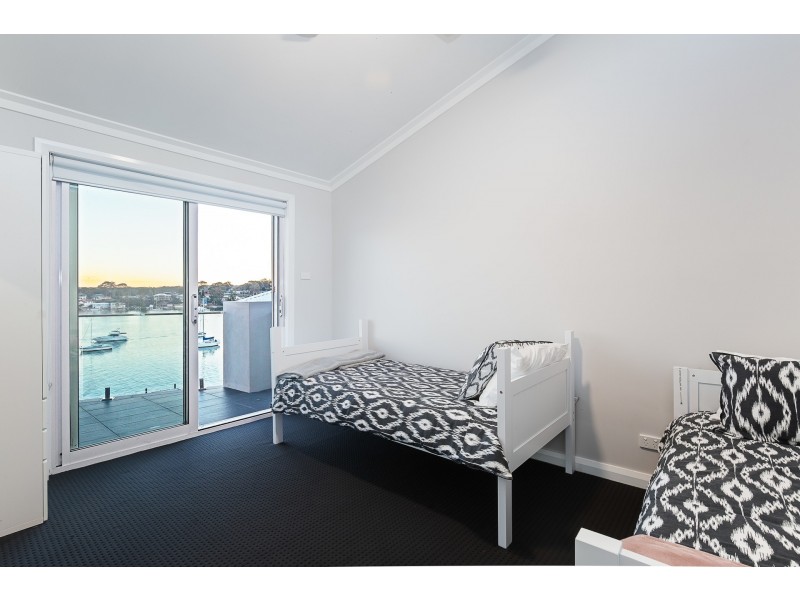 136 Sealand Road, Fishing Point NSW 2283