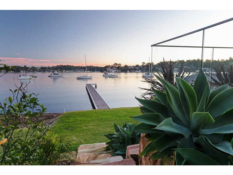 136 Sealand Road, Fishing Point NSW 2283