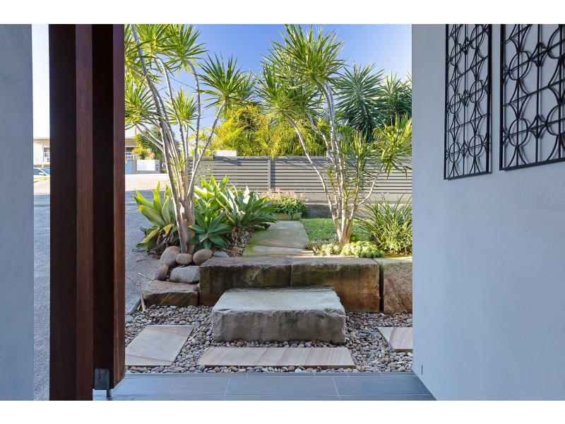 136 Sealand Road, Fishing Point NSW 2283