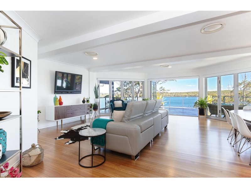 17 Coal Point Road, Coal Point NSW 2283