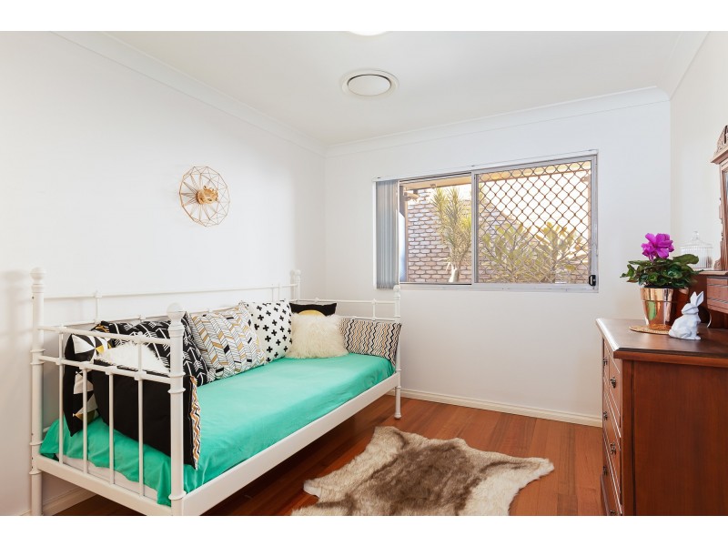 17 Coal Point Road, Coal Point NSW 2283