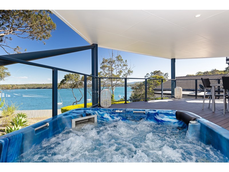 17 Coal Point Road, Coal Point NSW 2283