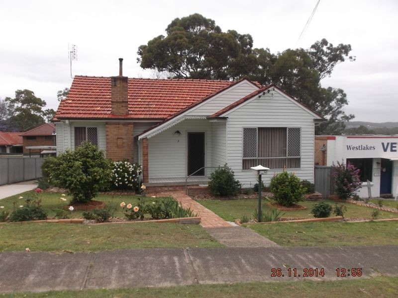 3 Bay Road, Fennell Bay NSW 2283