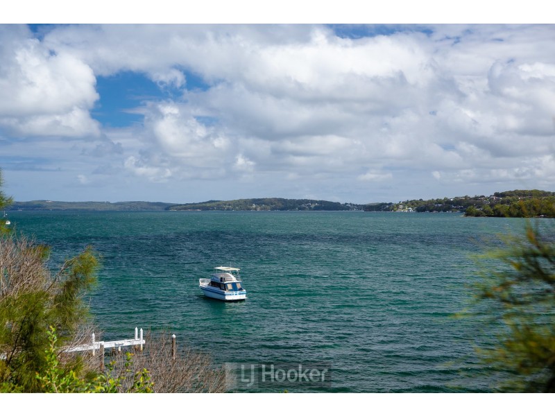 13a Coal Point Road, Coal Point NSW 2283