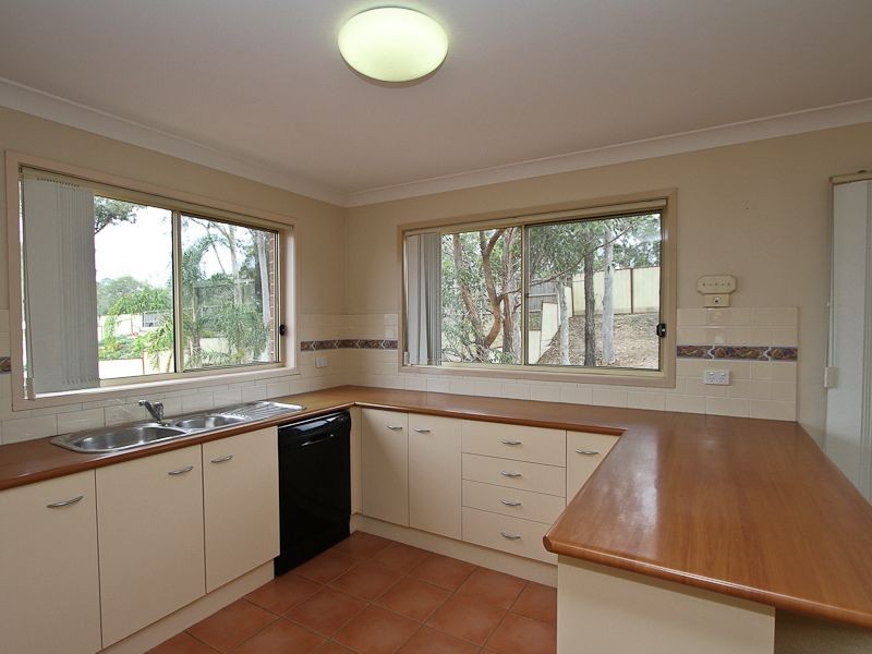 10 Canopus Close, Marmong Point NSW 2284