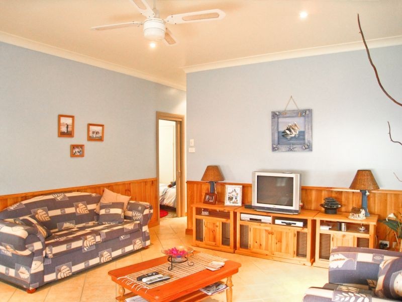 44 Albert Street, Belmont NSW 2280