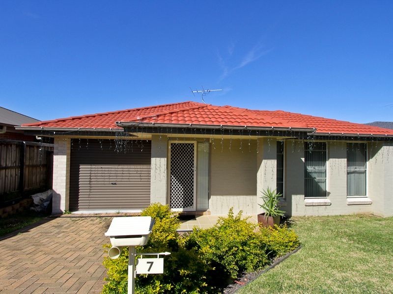 7 Harmony Crescent, Mount Hutton NSW 2290