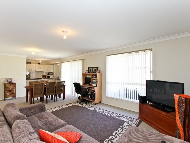 7 Harmony Crescent, Mount Hutton NSW 2290