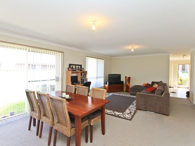 7 Harmony Crescent, Mount Hutton NSW 2290