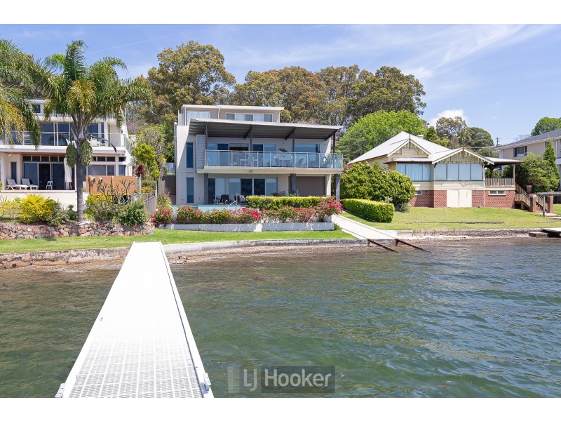27 Excelsior Parade, Carey Bay NSW 2283