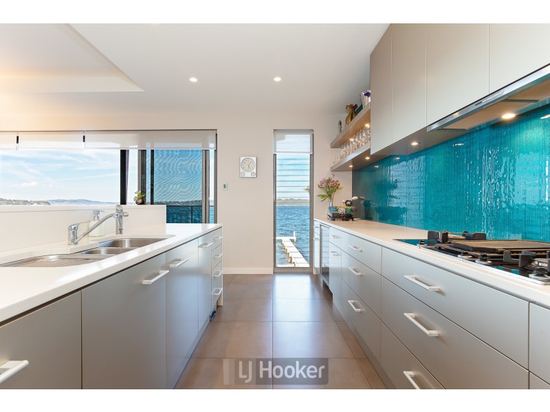 27 Excelsior Parade, Carey Bay NSW 2283