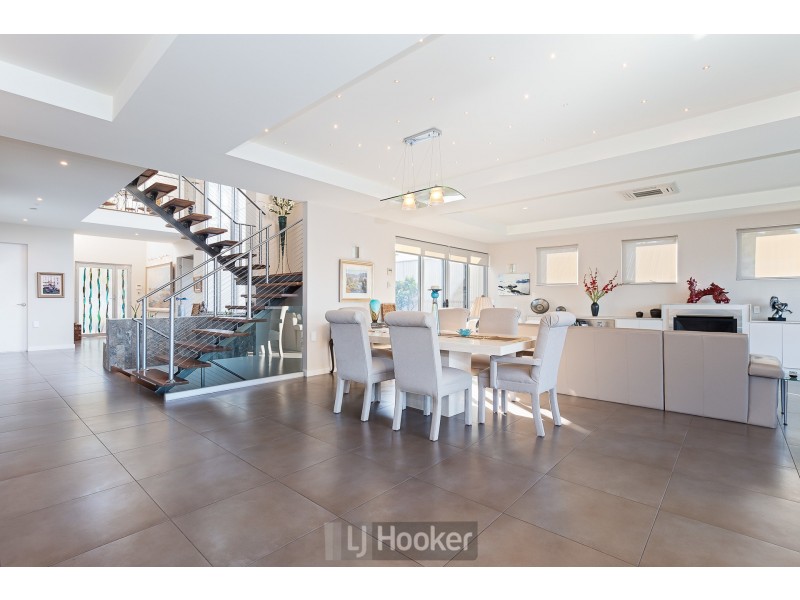 27 Excelsior Parade, Carey Bay NSW 2283