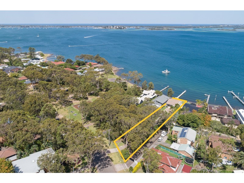 392 Skye Point Road, Coal Point NSW 2283