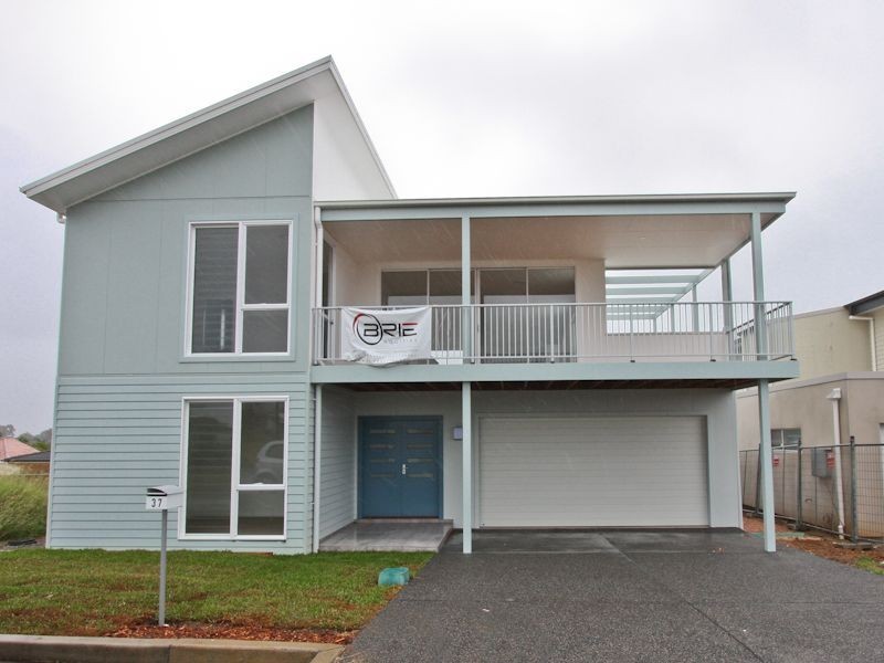 37 Seaside Circuit, Caves Beach NSW 2281