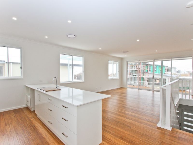 37 Seaside Circuit, Caves Beach NSW 2281