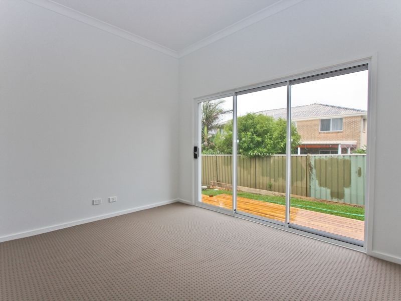 37 Seaside Circuit, Caves Beach NSW 2281