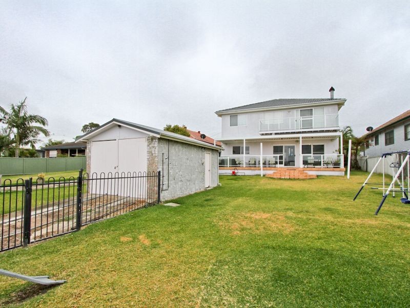 34 Edward Street, Fennell Bay NSW 2283