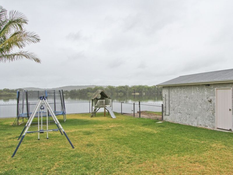 34 Edward Street, Fennell Bay NSW 2283