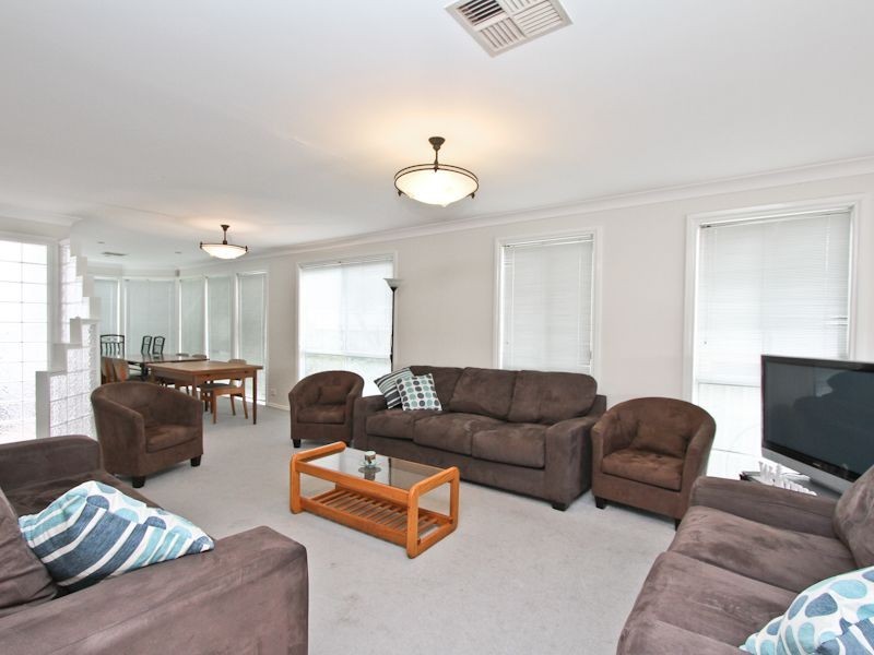 34 Edward Street, Fennell Bay NSW 2283