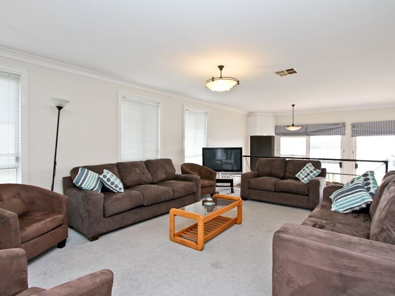 34 Edward Street, Fennell Bay NSW 2283