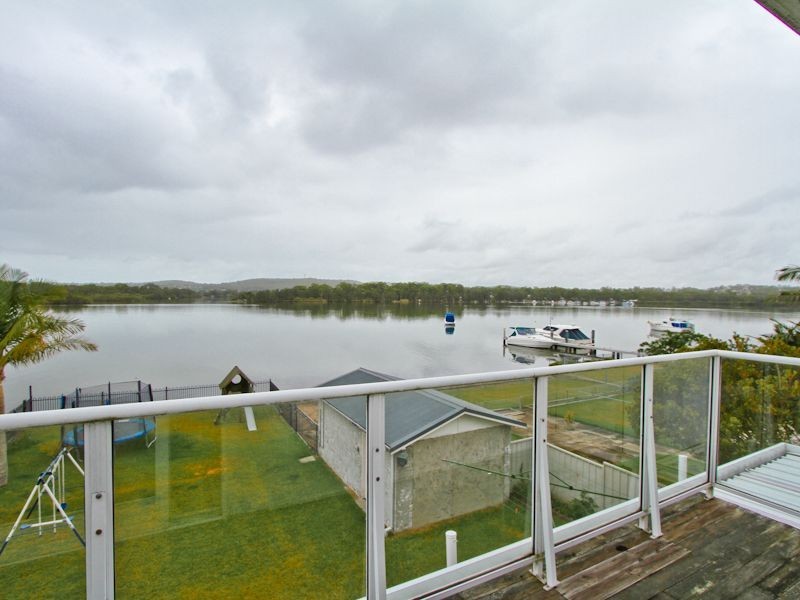 34 Edward Street, Fennell Bay NSW 2283