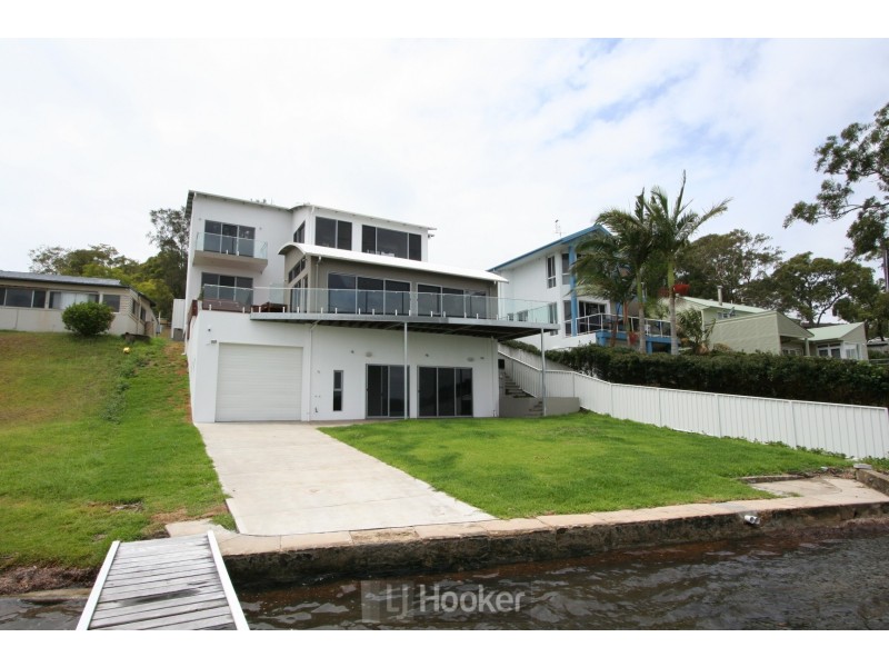 13 Killara Close, Coal Point NSW 2283