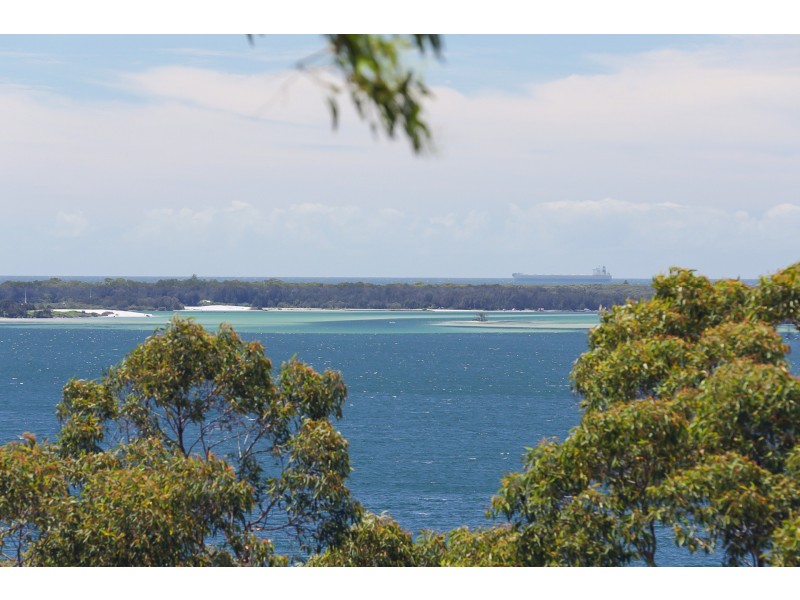 81 Sunlight Parade, Fishing Point NSW 2283