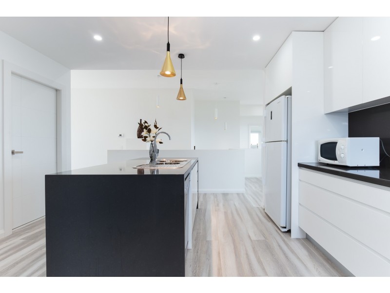 81 Sunlight Parade, Fishing Point NSW 2283