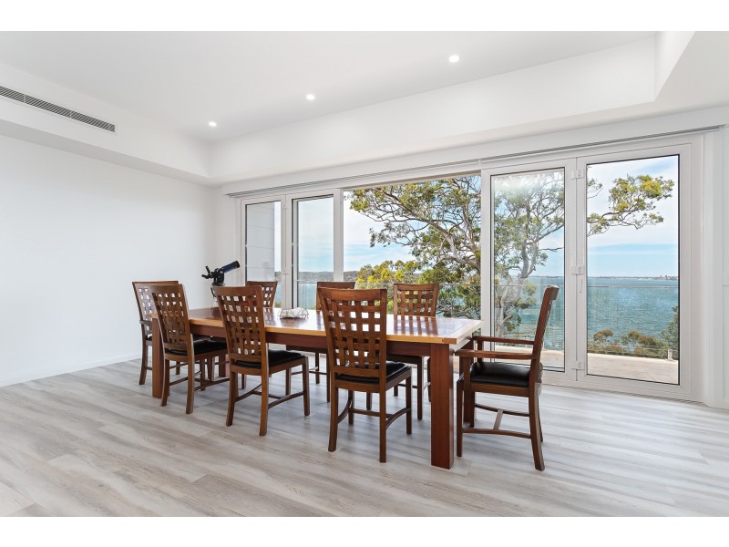 81 Sunlight Parade, Fishing Point NSW 2283