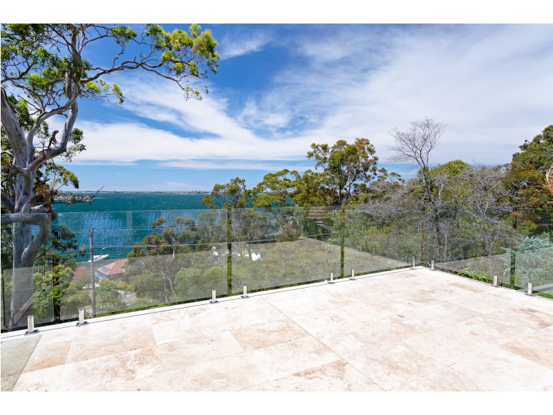 81 Sunlight Parade, Fishing Point NSW 2283