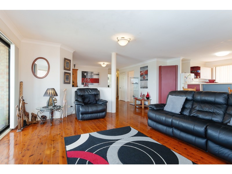 8 Express Circuit, Marmong Point NSW 2284