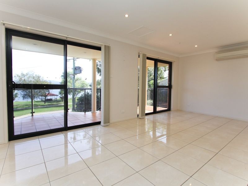 516 The Esplanade, Warners Bay NSW 2282