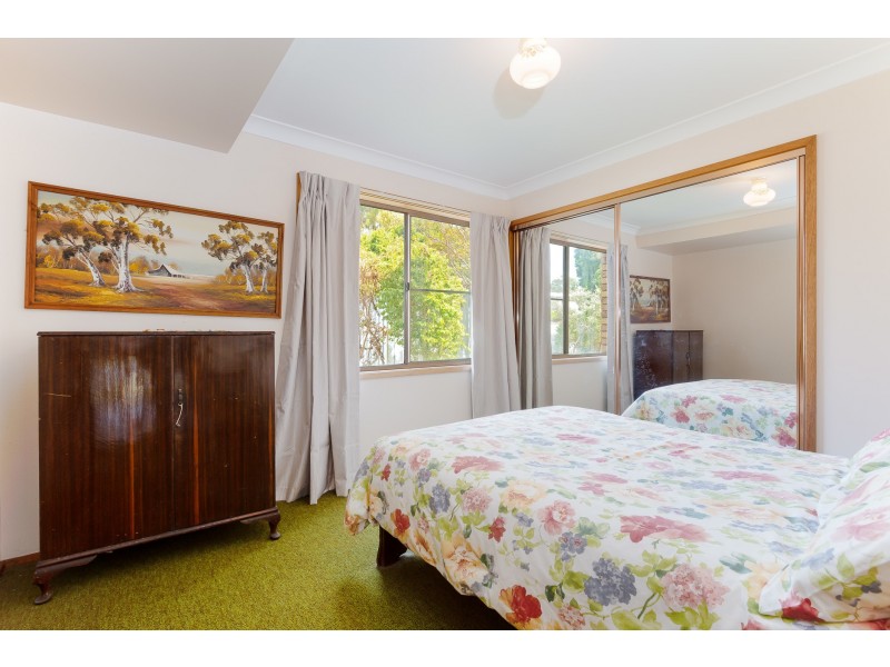 1 Angela Close, Carey Bay NSW 2283