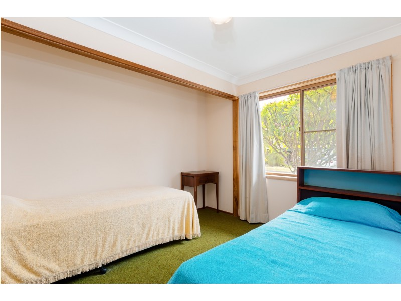 1 Angela Close, Carey Bay NSW 2283