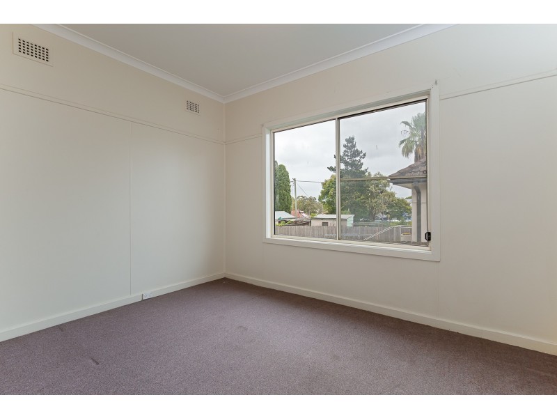 321 Lake Road, Glendale NSW 2285