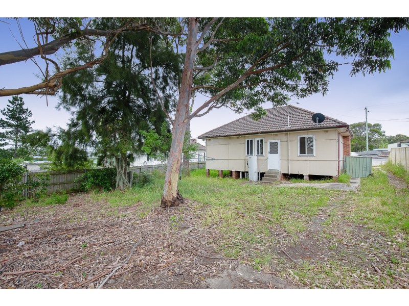 321 Lake Road, Glendale NSW 2285