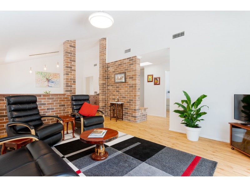 1 Lakeview Road, Kilaben Bay NSW 2283