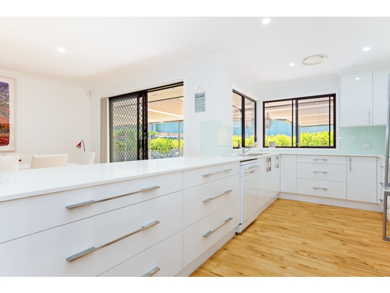 1 Lakeview Road, Kilaben Bay NSW 2283