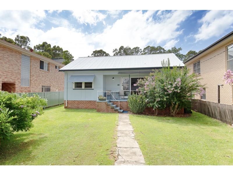 131 Bay Road, Bolton Point NSW 2283