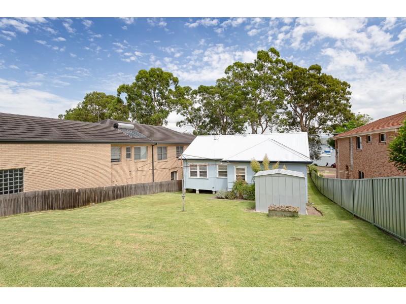 131 Bay Road, Bolton Point NSW 2283