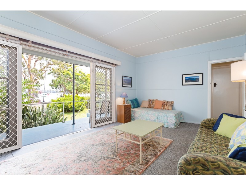 131 Bay Road, Bolton Point NSW 2283
